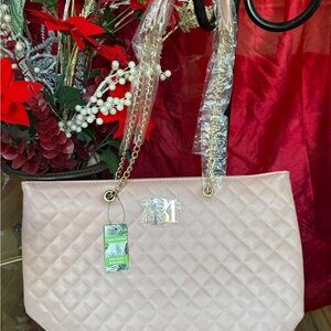 Chic Quilted Shoulder Bag in Blush